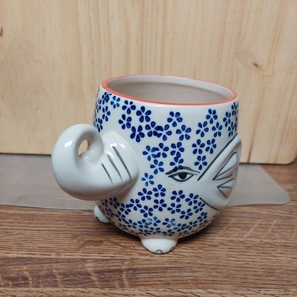Yokohama Studio Hand-painted Blue/Red Ceramic Elephant Coffee/Tea Mug - Picture 4 of 8